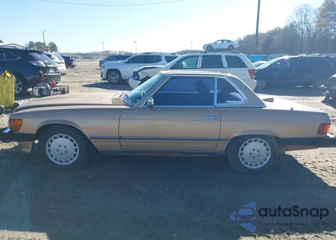 1984 Mercedes-Benz 380 Sl z USA, uszkodzony, nr VIN WDBBA45AXEA012235